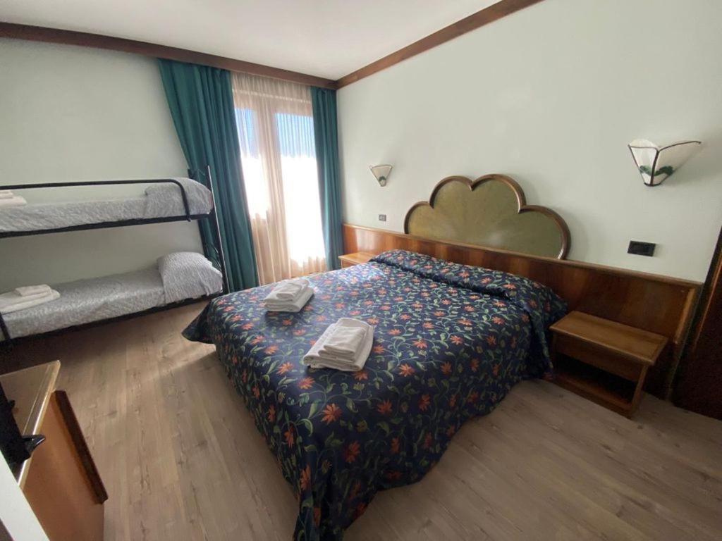 Hotel Quadrifoglio Pinzolo Eksteriør billede