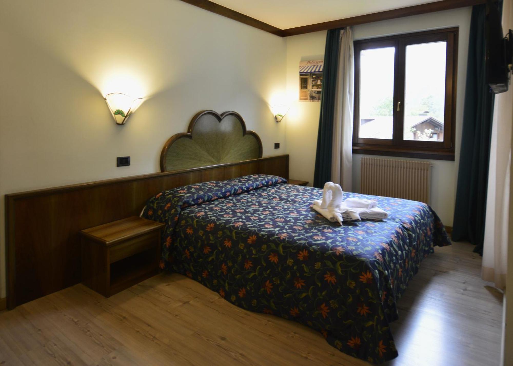 Hotel Quadrifoglio Pinzolo Eksteriør billede