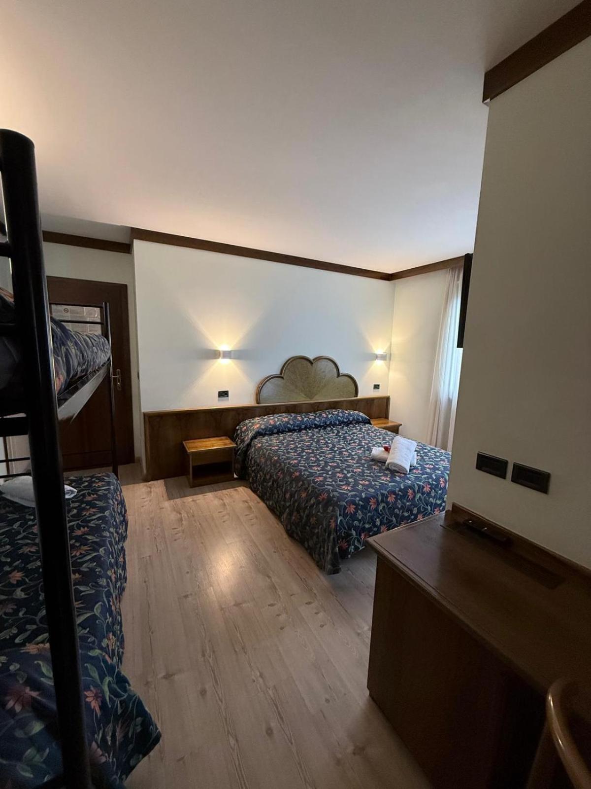 Hotel Quadrifoglio Pinzolo Eksteriør billede
