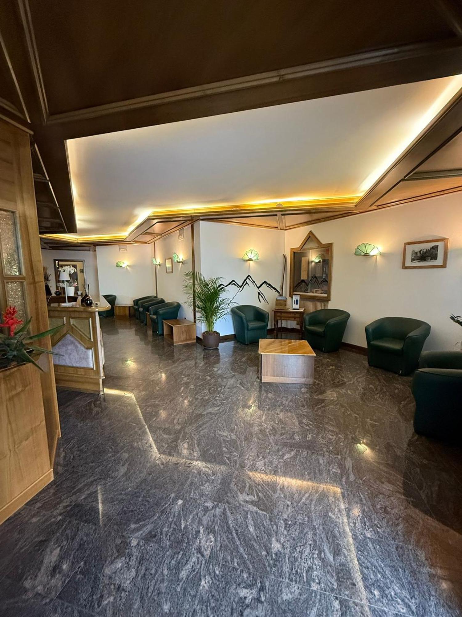 Hotel Quadrifoglio Pinzolo Eksteriør billede